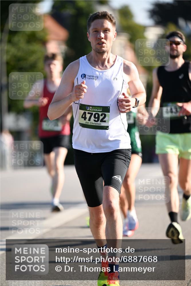 01.09.2024 - BARMER Alsterlauf Dr. Thomas Lammeyer http://msf.ph/oto/6887668 01.09.2024 09:21:11 Laufen 35, 4792 meine-sportfotos.de
