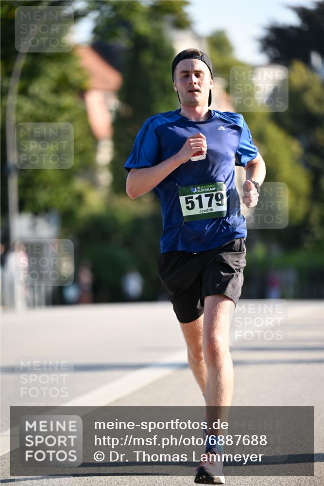 01.09.2024 - BARMER Alsterlauf Dr. Thomas Lammeyer http://msf.ph/oto/6887688 01.09.2024 09:21:18 Laufen 5179 meine-sportfotos.de