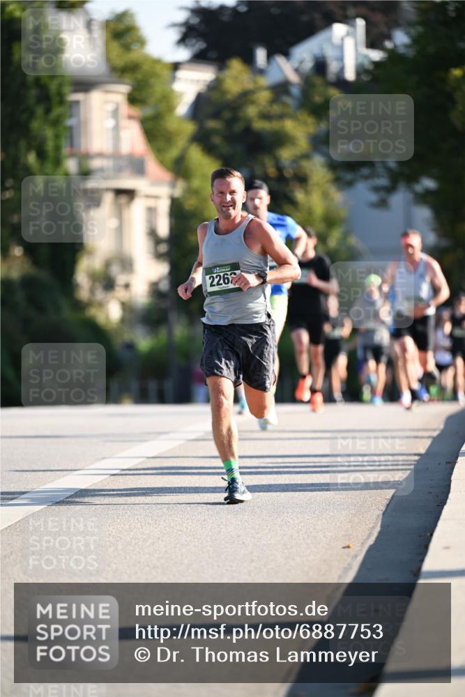 01.09.2024 - BARMER Alsterlauf Dr. Thomas Lammeyer http://msf.ph/oto/6887753 01.09.2024 09:21:35 Laufen 226 meine-sportfotos.de