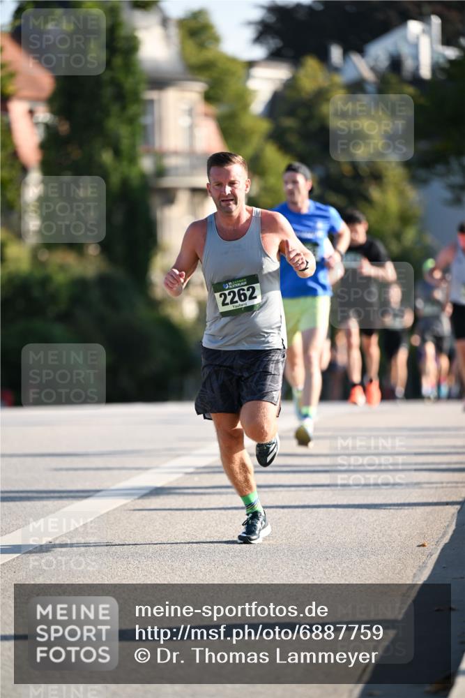 01.09.2024 - BARMER Alsterlauf Dr. Thomas Lammeyer http://msf.ph/oto/6887759 01.09.2024 09:21:36 Laufen 2262 meine-sportfotos.de