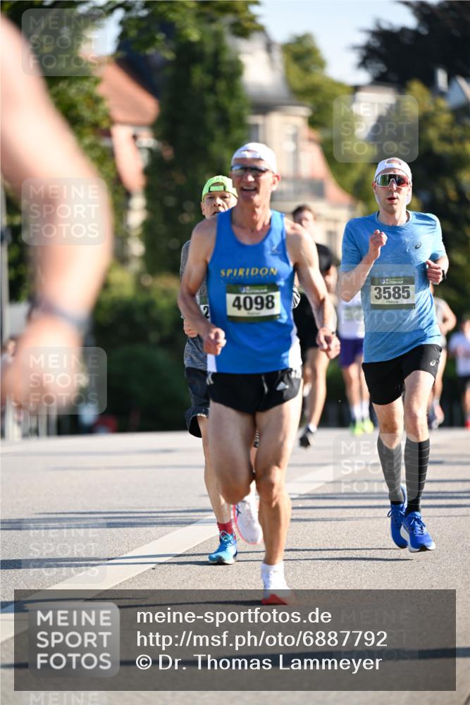 01.09.2024 - BARMER Alsterlauf Dr. Thomas Lammeyer http://msf.ph/oto/6887792 01.09.2024 09:21:43 Laufen 4098, 3585 meine-sportfotos.de
