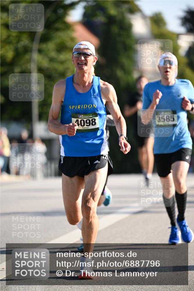 01.09.2024 - BARMER Alsterlauf Dr. Thomas Lammeyer http://msf.ph/oto/6887796 01.09.2024 09:21:44 Laufen 4098, 3585 meine-sportfotos.de