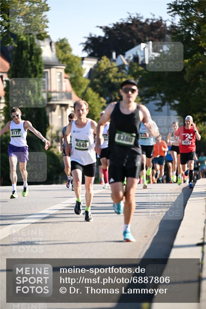 01.09.2024 - BARMER Alsterlauf Dr. Thomas Lammeyer http://msf.ph/oto/6887806 01.09.2024 09:21:46 Laufen 8177, 51, 8380, 833, 3827, 4849 meine-sportfotos.de