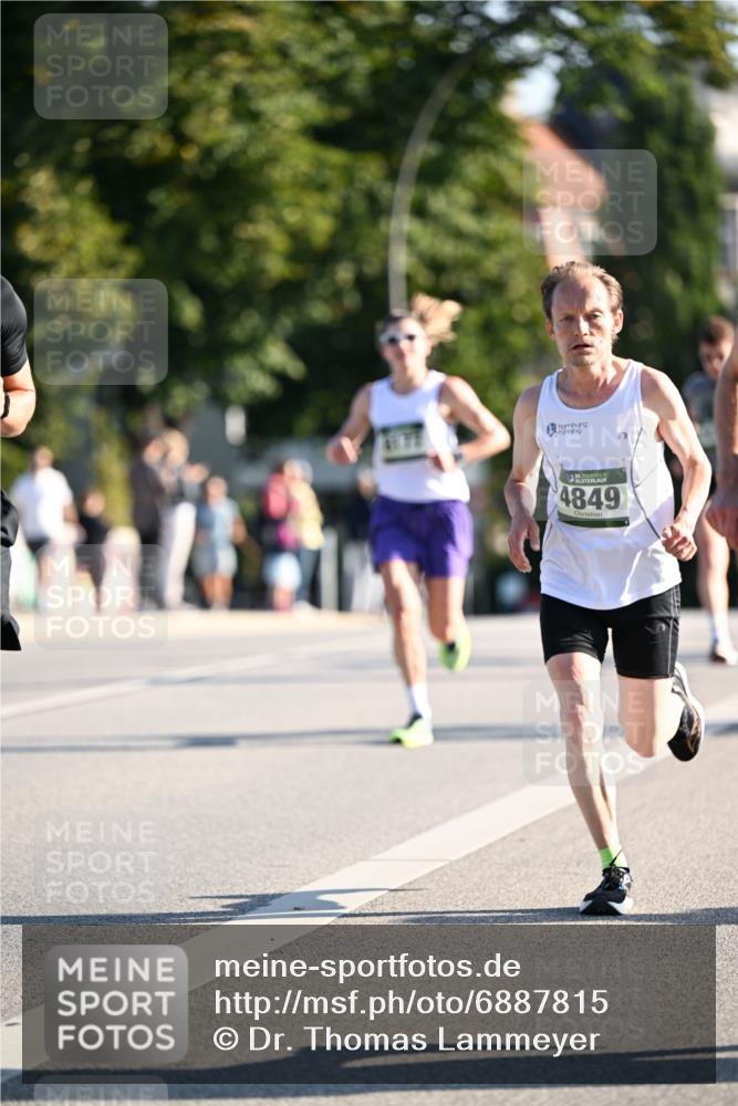01.09.2024 - BARMER Alsterlauf Dr. Thomas Lammeyer http://msf.ph/oto/6887815 01.09.2024 09:21:48 Laufen 4849 meine-sportfotos.de