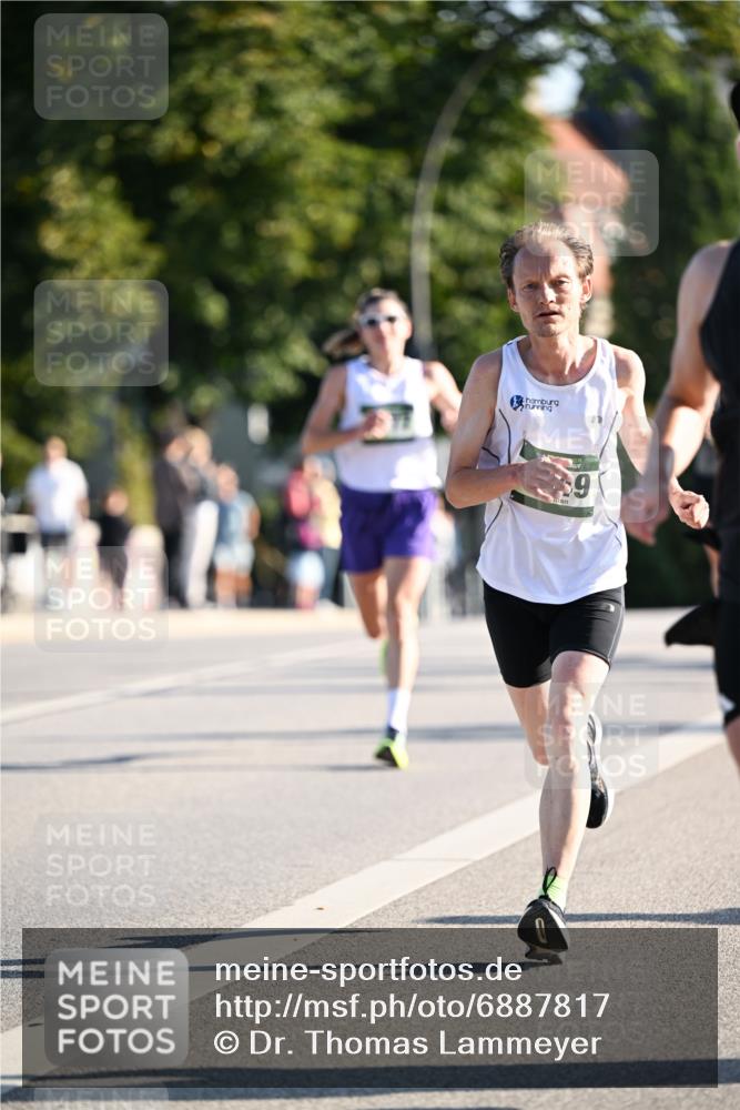 01.09.2024 - BARMER Alsterlauf Dr. Thomas Lammeyer http://msf.ph/oto/6887817 01.09.2024 09:21:48 Laufen 9 meine-sportfotos.de