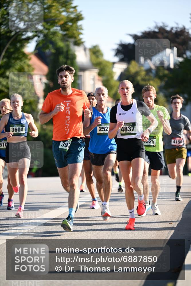 01.09.2024 - BARMER Alsterlauf Dr. Thomas Lammeyer http://msf.ph/oto/6887850 01.09.2024 09:21:55 Laufen 510, 3604, 393, 252, 4837, 25, 4156 meine-sportfotos.de