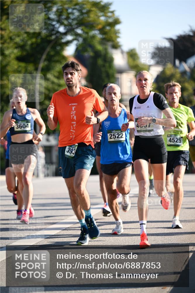 01.09.2024 - BARMER Alsterlauf Dr. Thomas Lammeyer http://msf.ph/oto/6887853 01.09.2024 09:21:56 Laufen 3604, 393, 2522, 4525 meine-sportfotos.de