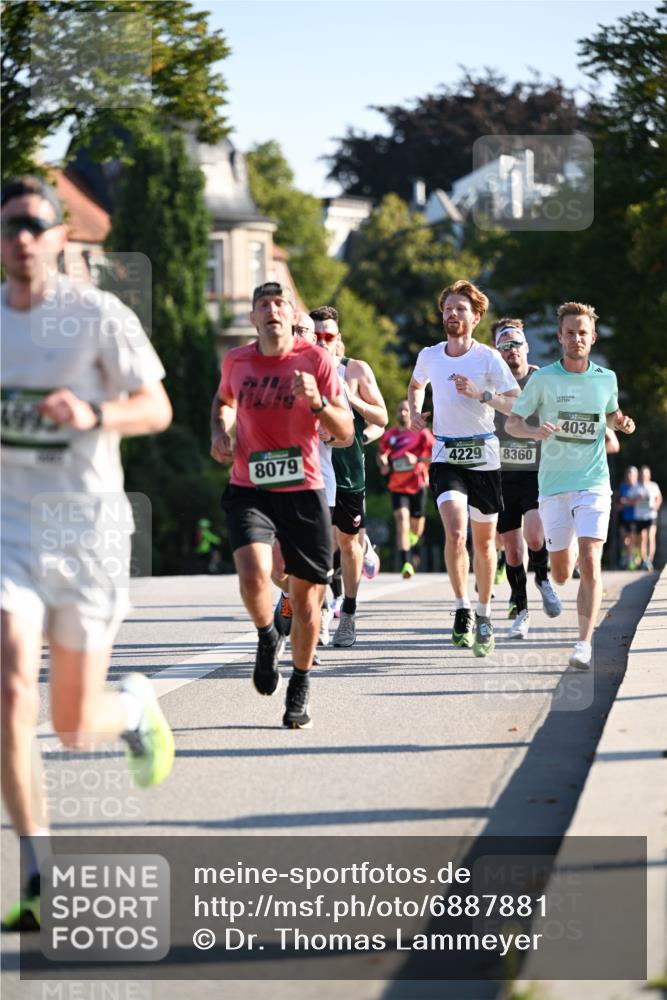 01.09.2024 - BARMER Alsterlauf Dr. Thomas Lammeyer http://msf.ph/oto/6887881 01.09.2024 09:22:01 Laufen 1995, 8079, 4229, 8360, 4034 meine-sportfotos.de
