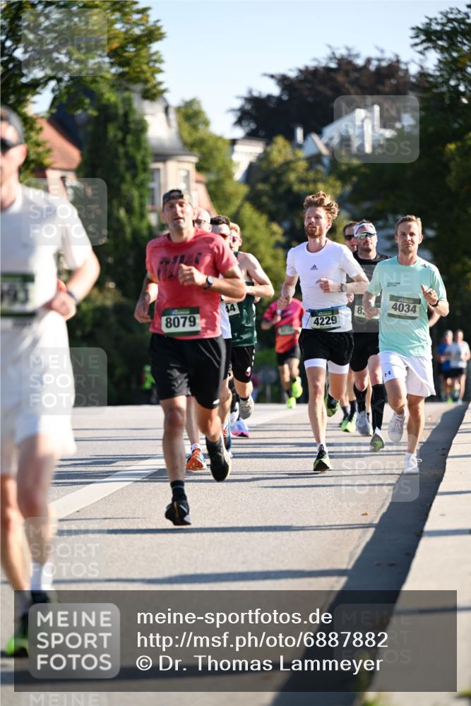 01.09.2024 - BARMER Alsterlauf Dr. Thomas Lammeyer http://msf.ph/oto/6887882 01.09.2024 09:22:01 Laufen 8079, 14, 4229, 8, 4034 meine-sportfotos.de