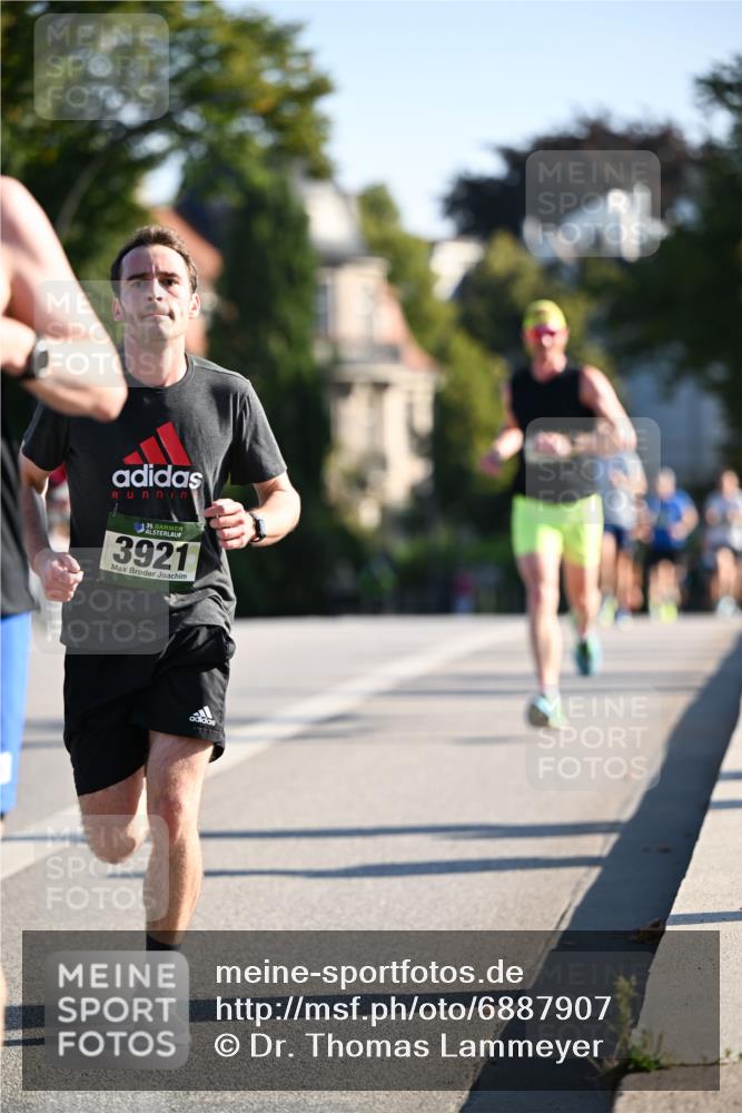 01.09.2024 - BARMER Alsterlauf Dr. Thomas Lammeyer http://msf.ph/oto/6887907 01.09.2024 09:22:06 Laufen 35, 3921 meine-sportfotos.de