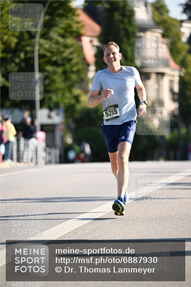 01.09.2024 - BARMER Alsterlauf Dr. Thomas Lammeyer http://msf.ph/oto/6887930 01.09.2024 09:22:11 Laufen 5255 meine-sportfotos.de