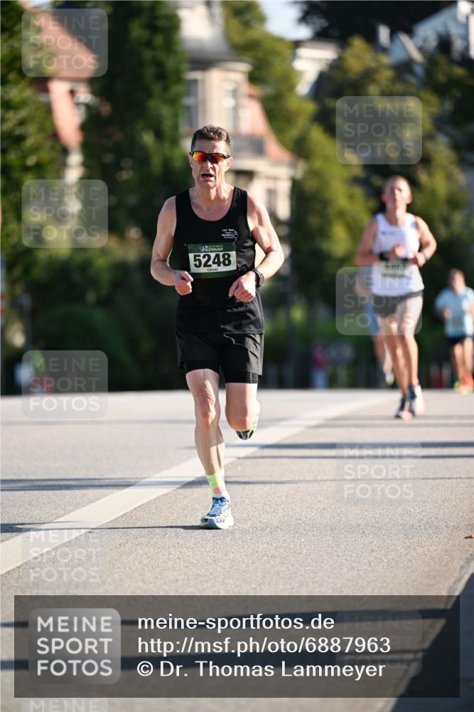 01.09.2024 - BARMER Alsterlauf Dr. Thomas Lammeyer http://msf.ph/oto/6887963 01.09.2024 09:22:17 Laufen 5248 meine-sportfotos.de