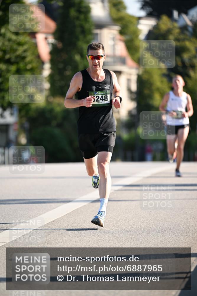 01.09.2024 - BARMER Alsterlauf Dr. Thomas Lammeyer http://msf.ph/oto/6887965 01.09.2024 09:22:17 Laufen 5248 meine-sportfotos.de