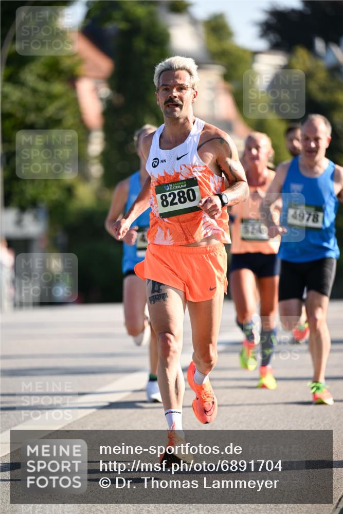 01.09.2024 - BARMER Alsterlauf Dr. Thomas Lammeyer http://msf.ph/oto/6891704 01.09.2024 09:22:32 Laufen 35, 8280, 4978 meine-sportfotos.de