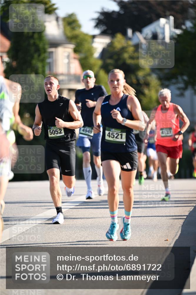 01.09.2024 - BARMER Alsterlauf Dr. Thomas Lammeyer http://msf.ph/oto/6891722 01.09.2024 09:22:35 Laufen 5052, 4949, 4521 meine-sportfotos.de