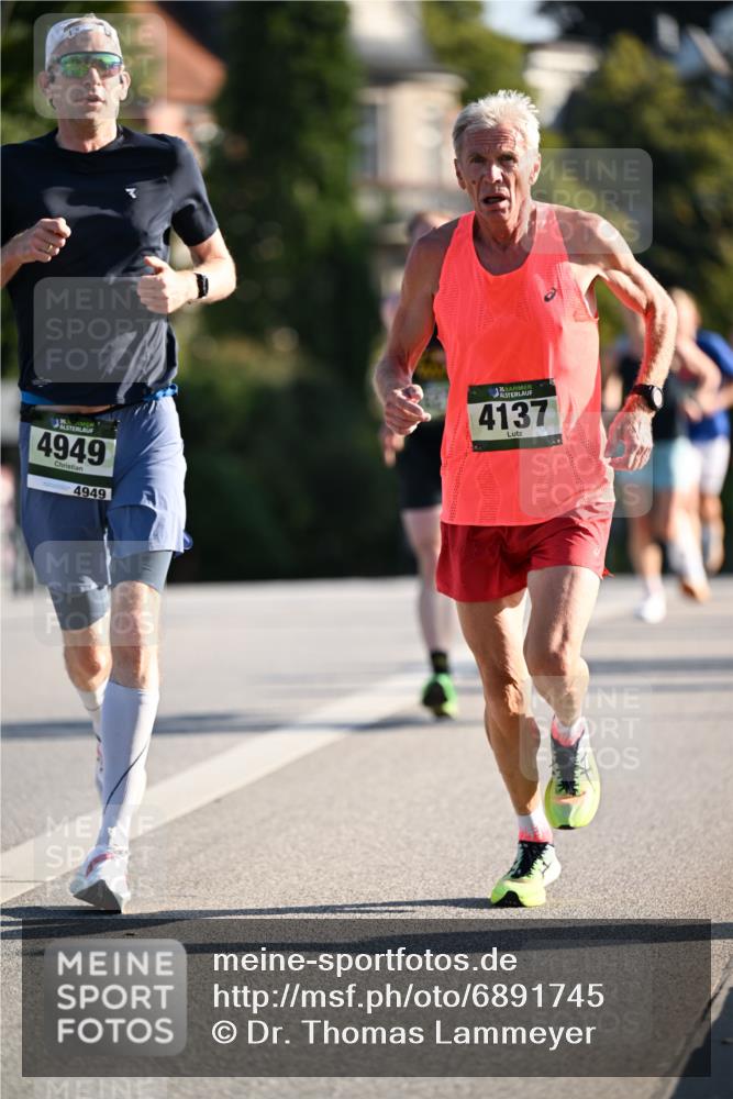 01.09.2024 - BARMER Alsterlauf Dr. Thomas Lammeyer http://msf.ph/oto/6891745 01.09.2024 09:22:38 Laufen 135, 4949, 4949, 135, 4137 meine-sportfotos.de