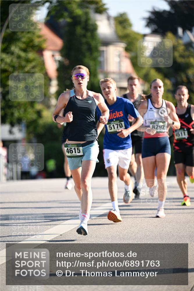 01.09.2024 - BARMER Alsterlauf Dr. Thomas Lammeyer http://msf.ph/oto/6891763 01.09.2024 09:22:41 Laufen 4615, 5170, 8292, 1511 meine-sportfotos.de