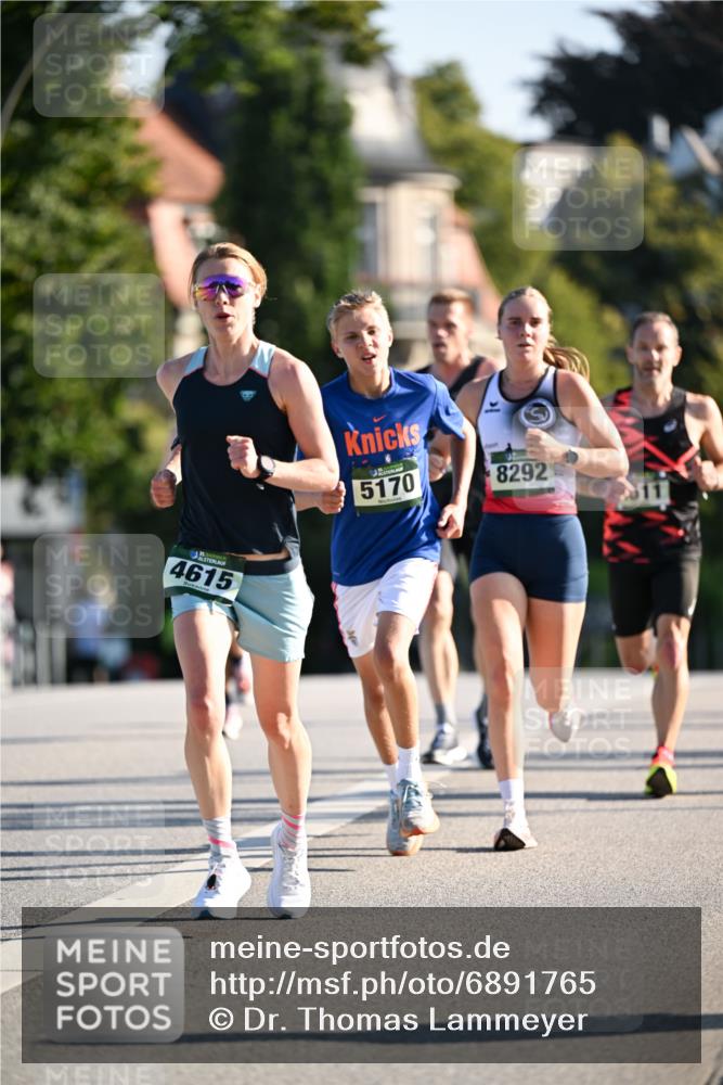 01.09.2024 - BARMER Alsterlauf Dr. Thomas Lammeyer http://msf.ph/oto/6891765 01.09.2024 09:22:42 Laufen 4615, 5170, 8292 meine-sportfotos.de