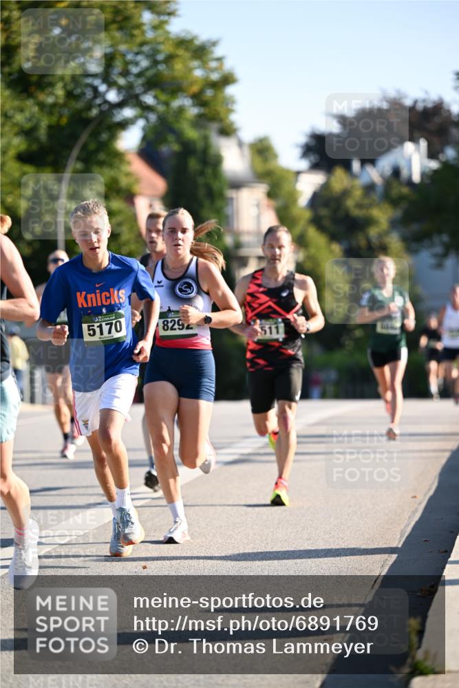 01.09.2024 - BARMER Alsterlauf Dr. Thomas Lammeyer http://msf.ph/oto/6891769 01.09.2024 09:22:43 Laufen 5170, 8292, 511 meine-sportfotos.de