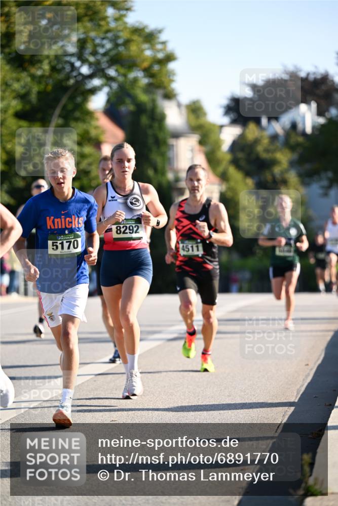 01.09.2024 - BARMER Alsterlauf Dr. Thomas Lammeyer http://msf.ph/oto/6891770 01.09.2024 09:22:43 Laufen 5170, 8292, 4511 meine-sportfotos.de