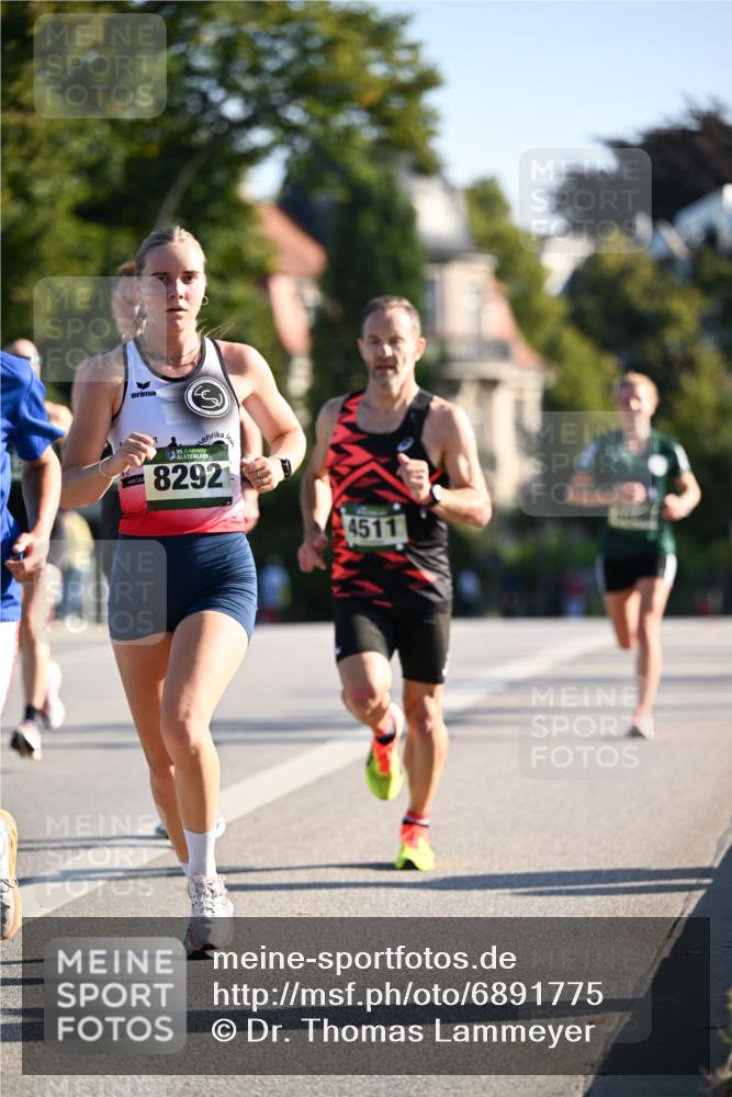 01.09.2024 - BARMER Alsterlauf Dr. Thomas Lammeyer http://msf.ph/oto/6891775 01.09.2024 09:22:44 Laufen 8292, 4511 meine-sportfotos.de