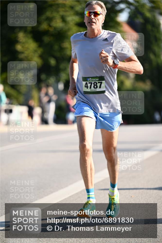 01.09.2024 - BARMER Alsterlauf Dr. Thomas Lammeyer http://msf.ph/oto/6891830 01.09.2024 09:22:54 Laufen 35, 4787 meine-sportfotos.de