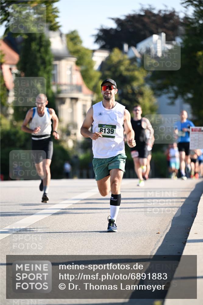 01.09.2024 - BARMER Alsterlauf Dr. Thomas Lammeyer http://msf.ph/oto/6891883 01.09.2024 09:23:06 Laufen 8139 meine-sportfotos.de
