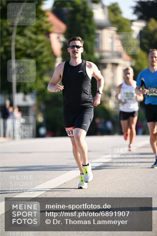 01.09.2024 - BARMER Alsterlauf Dr. Thomas Lammeyer http://msf.ph/oto/6891907 01.09.2024 09:23:10 Laufen 1, 07, 304 meine-sportfotos.de