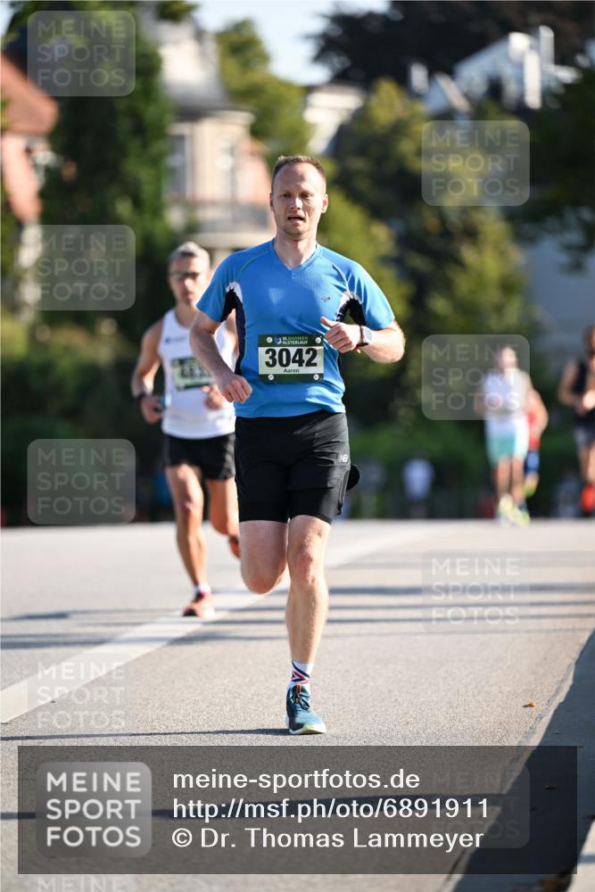 01.09.2024 - BARMER Alsterlauf Dr. Thomas Lammeyer http://msf.ph/oto/6891911 01.09.2024 09:23:11 Laufen 35, 3042 meine-sportfotos.de
