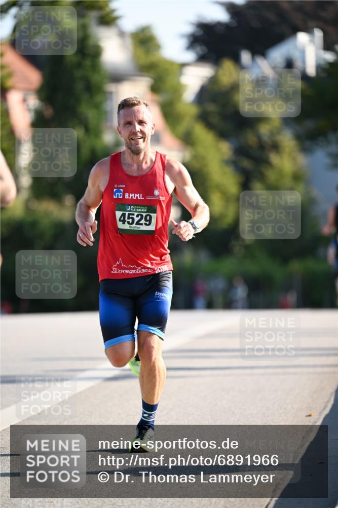 01.09.2024 - BARMER Alsterlauf Dr. Thomas Lammeyer http://msf.ph/oto/6891966 01.09.2024 09:23:22 Laufen 35, 4529, 024 meine-sportfotos.de