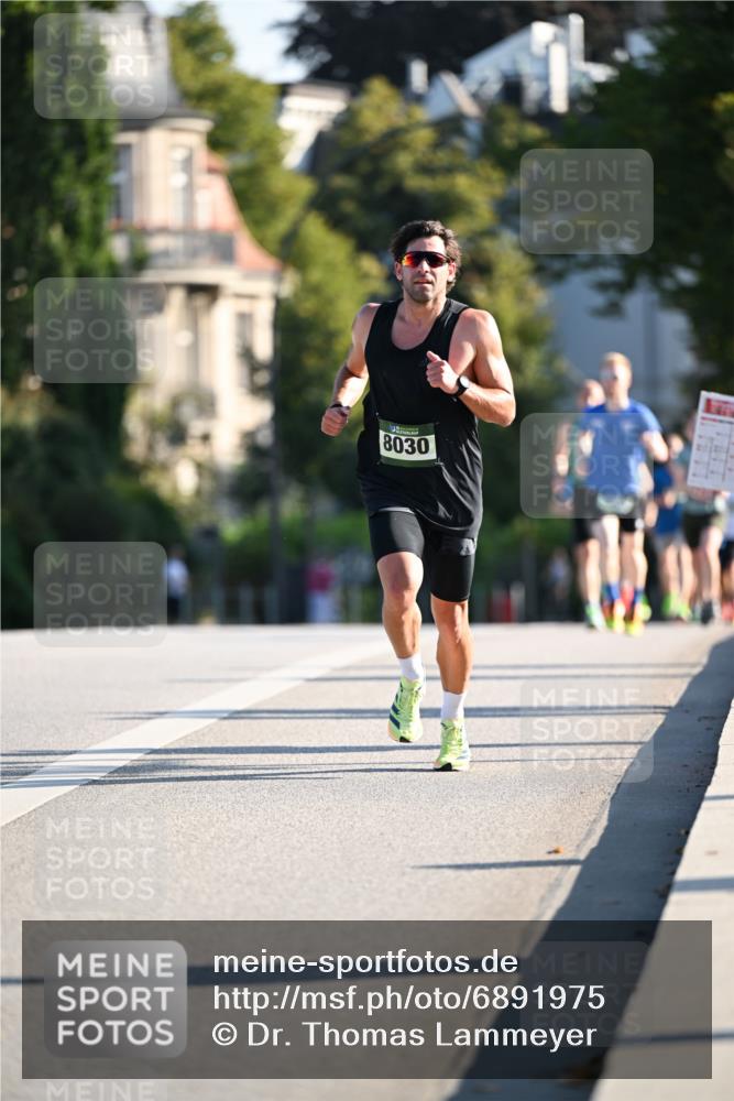 01.09.2024 - BARMER Alsterlauf Dr. Thomas Lammeyer http://msf.ph/oto/6891975 01.09.2024 09:23:26 Laufen 8030 meine-sportfotos.de