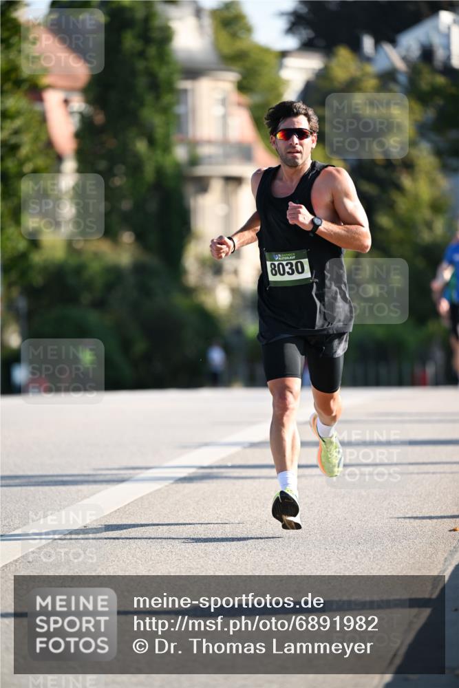 01.09.2024 - BARMER Alsterlauf Dr. Thomas Lammeyer http://msf.ph/oto/6891982 01.09.2024 09:23:26 Laufen 8030 meine-sportfotos.de