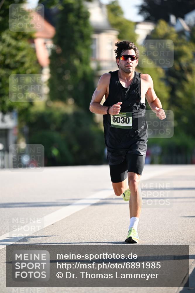 01.09.2024 - BARMER Alsterlauf Dr. Thomas Lammeyer http://msf.ph/oto/6891985 01.09.2024 09:23:27 Laufen 8030 meine-sportfotos.de