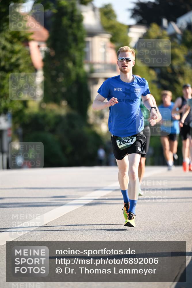 01.09.2024 - BARMER Alsterlauf Dr. Thomas Lammeyer http://msf.ph/oto/6892006 01.09.2024 09:23:31 Laufen 2627 meine-sportfotos.de