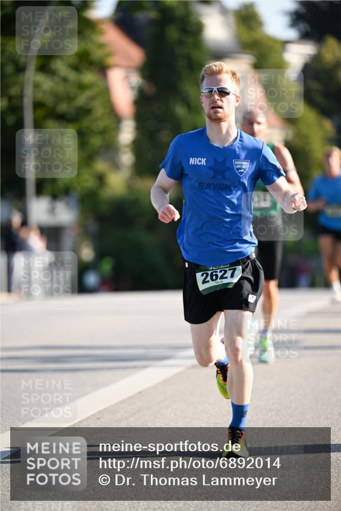 01.09.2024 - BARMER Alsterlauf Dr. Thomas Lammeyer http://msf.ph/oto/6892014 01.09.2024 09:23:32 Laufen 2627 meine-sportfotos.de