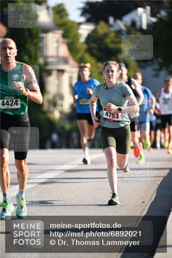 01.09.2024 - BARMER Alsterlauf Dr. Thomas Lammeyer http://msf.ph/oto/6892021 01.09.2024 09:23:33 Laufen 4424, 4753 meine-sportfotos.de