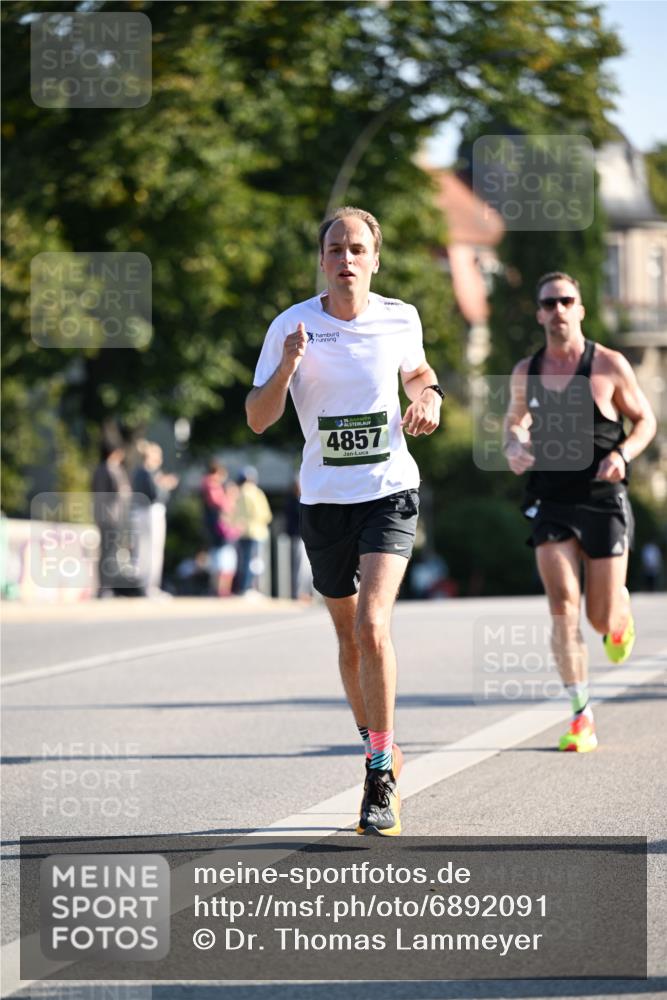 01.09.2024 - BARMER Alsterlauf Dr. Thomas Lammeyer http://msf.ph/oto/6892091 01.09.2024 09:23:48 Laufen 4857 meine-sportfotos.de