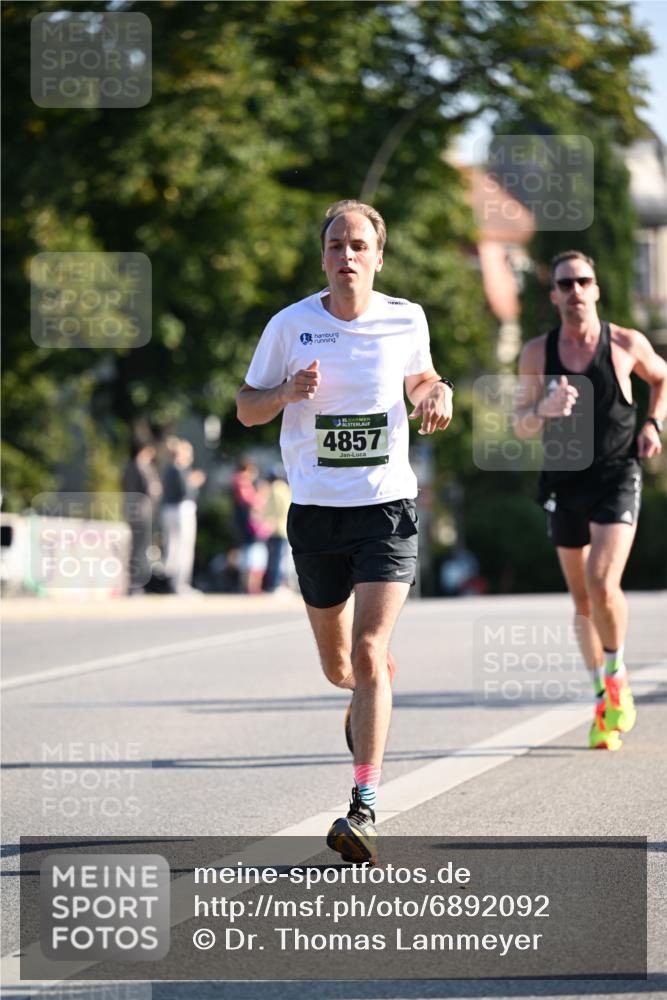01.09.2024 - BARMER Alsterlauf Dr. Thomas Lammeyer http://msf.ph/oto/6892092 01.09.2024 09:23:48 Laufen 4857 meine-sportfotos.de