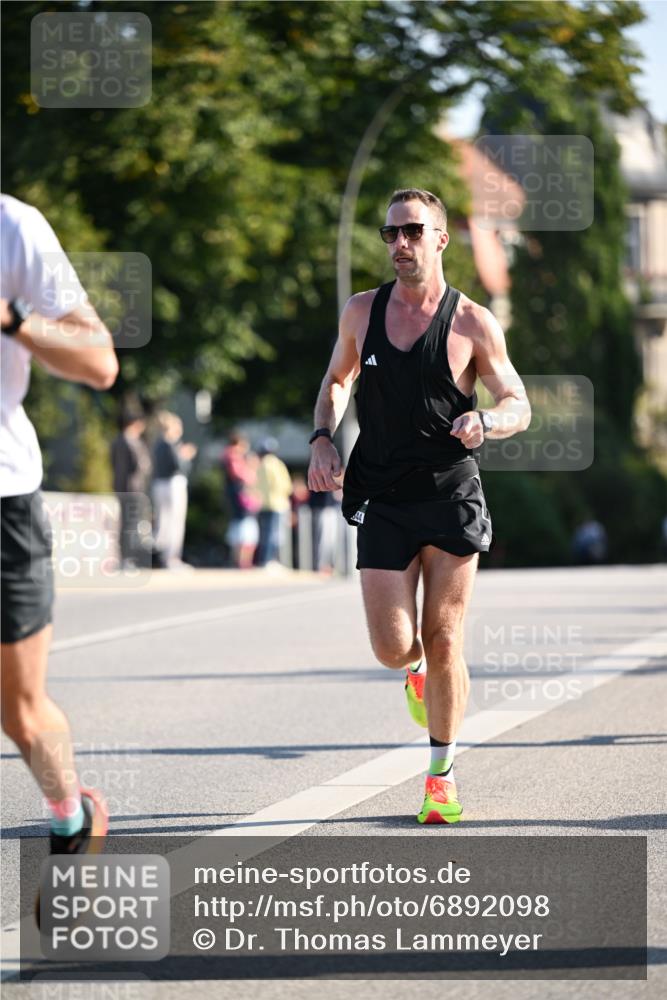 01.09.2024 - BARMER Alsterlauf Dr. Thomas Lammeyer http://msf.ph/oto/6892098 01.09.2024 09:23:49 Laufen  meine-sportfotos.de