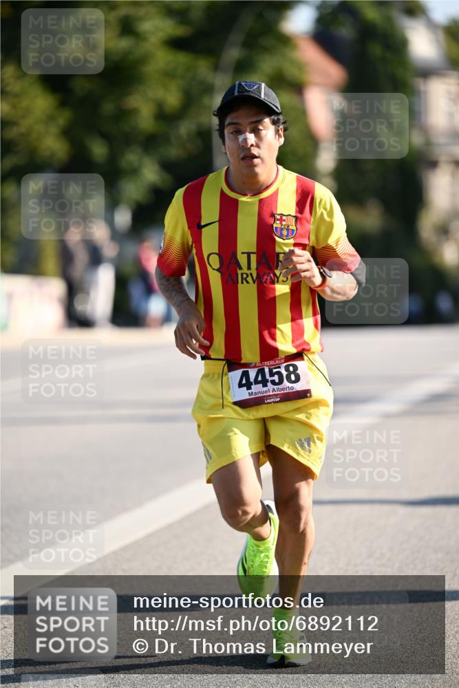 01.09.2024 - BARMER Alsterlauf Dr. Thomas Lammeyer http://msf.ph/oto/6892112 01.09.2024 09:23:51 Laufen 4458 meine-sportfotos.de