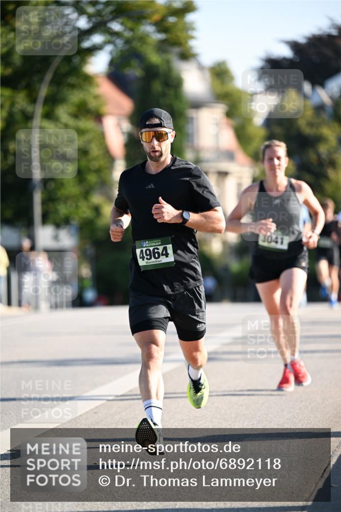 01.09.2024 - BARMER Alsterlauf Dr. Thomas Lammeyer http://msf.ph/oto/6892118 01.09.2024 09:23:53 Laufen 35, 4964, 3041 meine-sportfotos.de