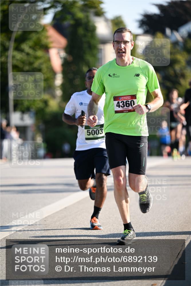 01.09.2024 - BARMER Alsterlauf Dr. Thomas Lammeyer http://msf.ph/oto/6892139 01.09.2024 09:23:56 Laufen 5003, 35, 4360 meine-sportfotos.de