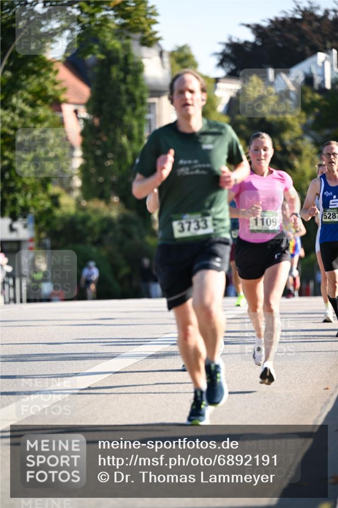 01.09.2024 - BARMER Alsterlauf Dr. Thomas Lammeyer http://msf.ph/oto/6892191 01.09.2024 09:24:04 Laufen 3733, 1109, 5287 meine-sportfotos.de