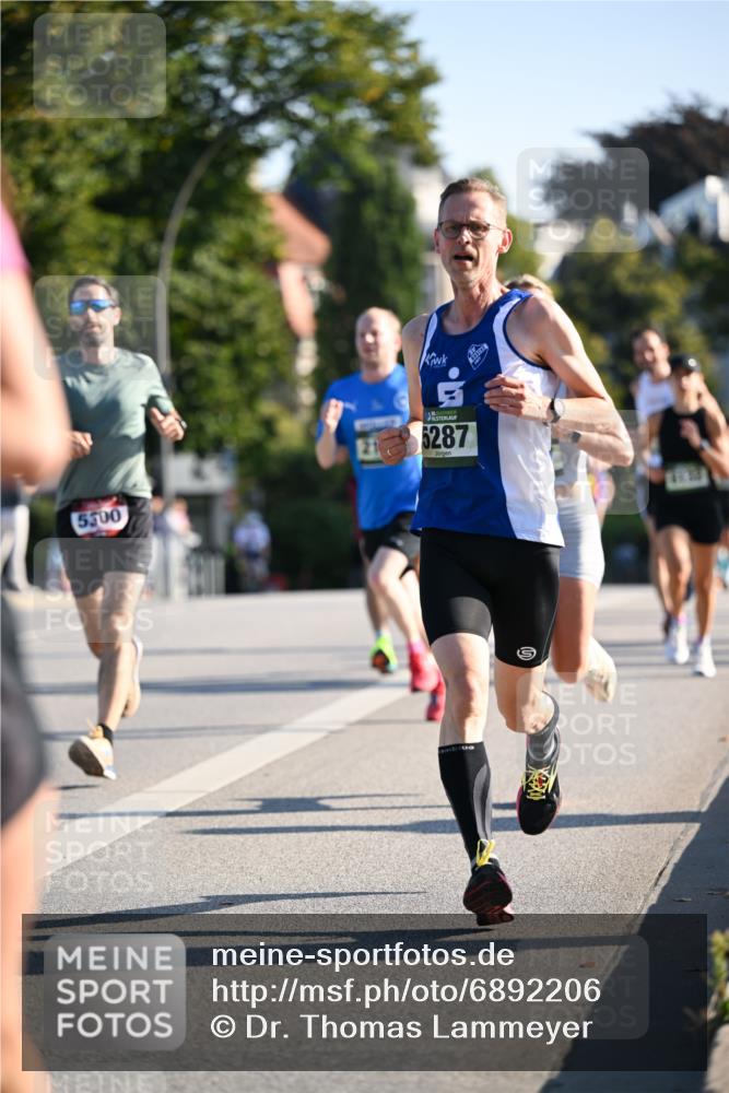 01.09.2024 - BARMER Alsterlauf Dr. Thomas Lammeyer http://msf.ph/oto/6892206 01.09.2024 09:24:07 Laufen 5500, 5287 meine-sportfotos.de