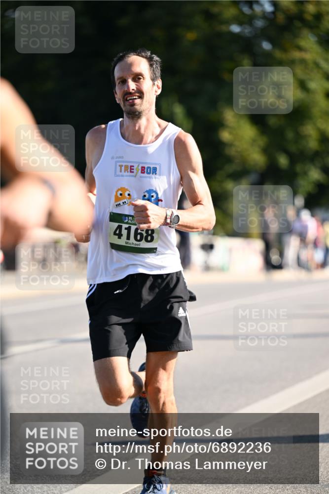 01.09.2024 - BARMER Alsterlauf Dr. Thomas Lammeyer http://msf.ph/oto/6892236 01.09.2024 09:24:12 Laufen 4168 meine-sportfotos.de