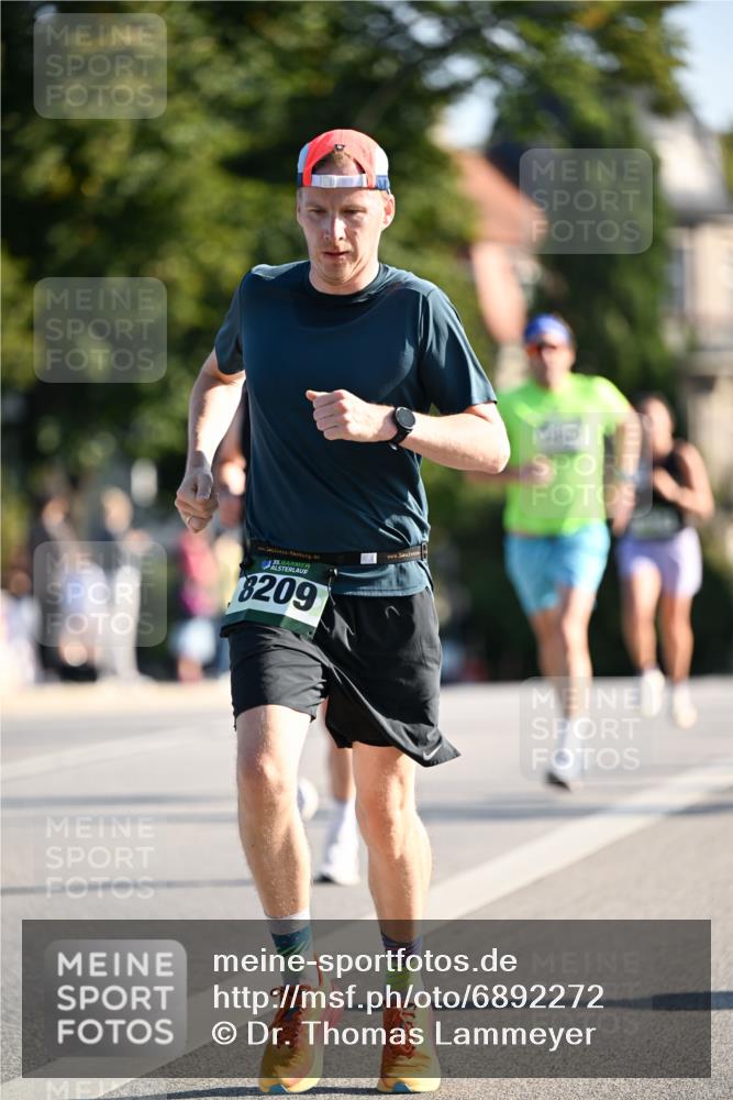 01.09.2024 - BARMER Alsterlauf Dr. Thomas Lammeyer http://msf.ph/oto/6892272 01.09.2024 09:24:19 Laufen 35, 8209 meine-sportfotos.de