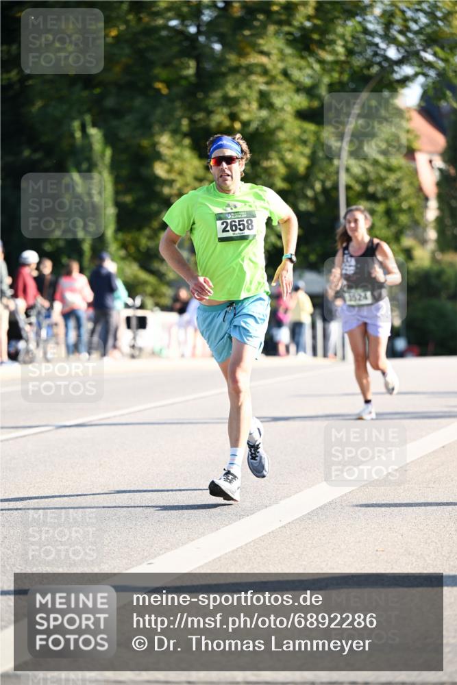 01.09.2024 - BARMER Alsterlauf Dr. Thomas Lammeyer http://msf.ph/oto/6892286 01.09.2024 09:24:21 Laufen 2658, 524 meine-sportfotos.de