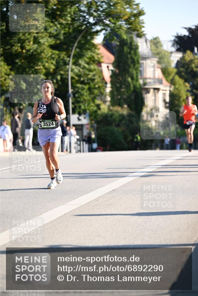 01.09.2024 - BARMER Alsterlauf Dr. Thomas Lammeyer http://msf.ph/oto/6892290 01.09.2024 09:24:22 Laufen 3524 meine-sportfotos.de