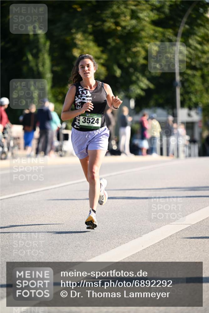 01.09.2024 - BARMER Alsterlauf Dr. Thomas Lammeyer http://msf.ph/oto/6892292 01.09.2024 09:24:23 Laufen 3524 meine-sportfotos.de