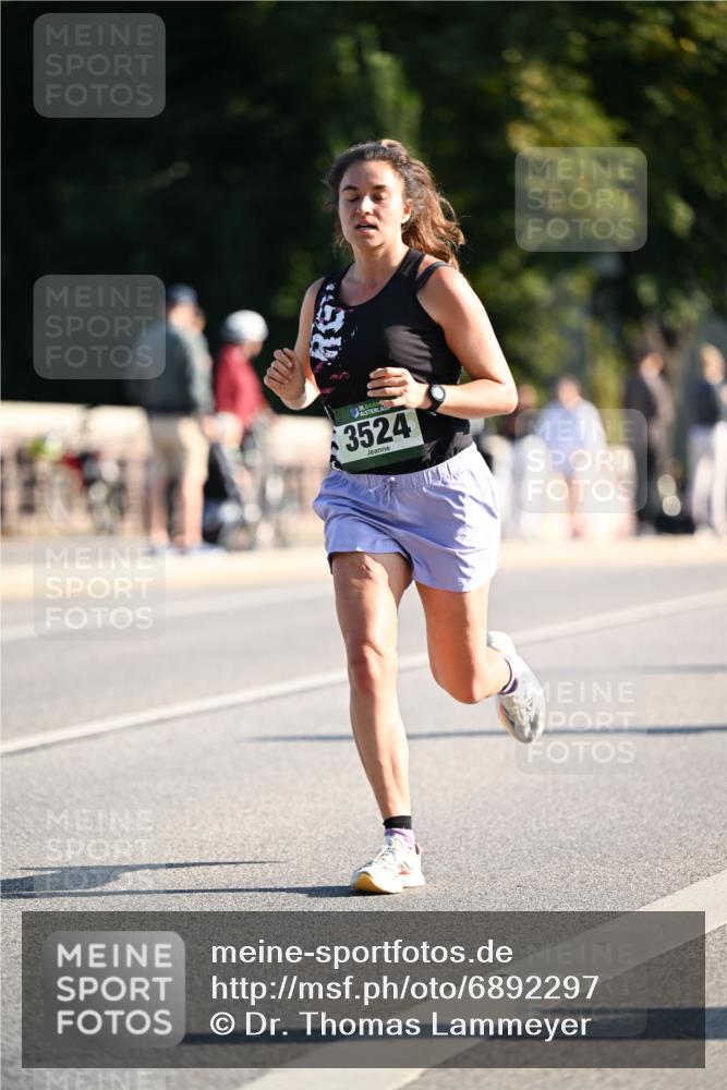 01.09.2024 - BARMER Alsterlauf Dr. Thomas Lammeyer http://msf.ph/oto/6892297 01.09.2024 09:24:23 Laufen 3524 meine-sportfotos.de